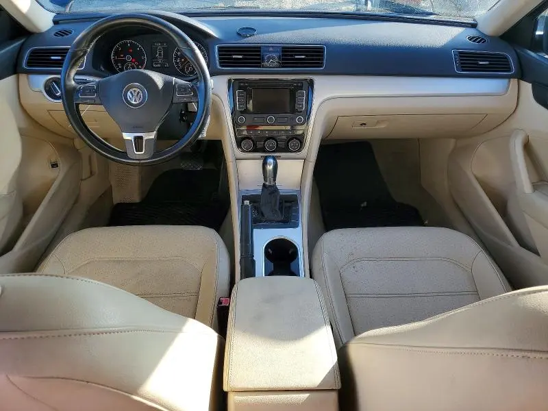 2013 VOLKSWAGEN PASSAT SE  