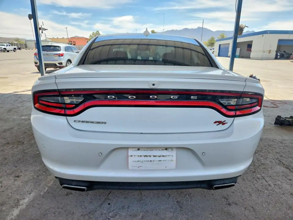 2016 DODGE CHARGER R  