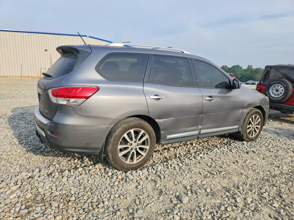 2016 NISSAN PATHFINDER SL  