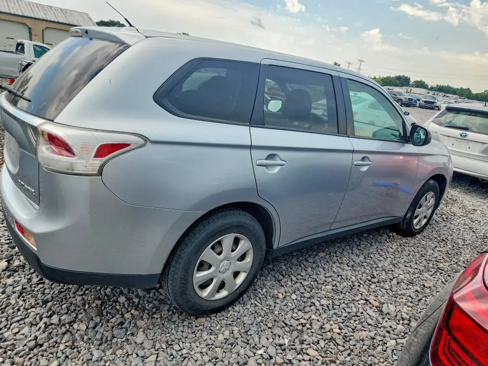 2014 MITSUBISHI OUTLANDER ES  