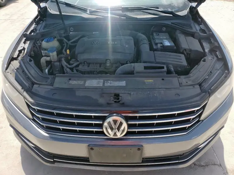 2016 VOLKSWAGEN PASSAT SE
