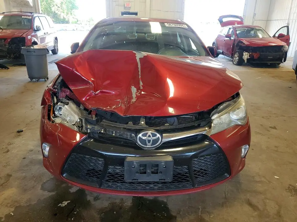 2015 TOYOTA CAMRY SE  