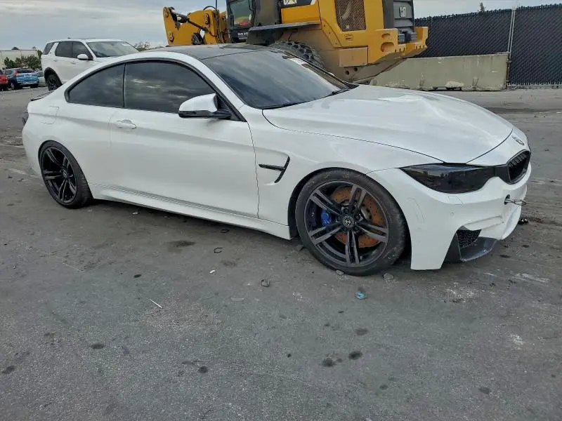 2015 BMW M4   
