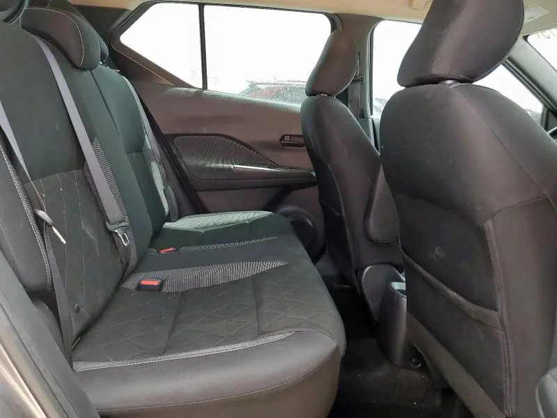2019 NISSAN KICKS S  