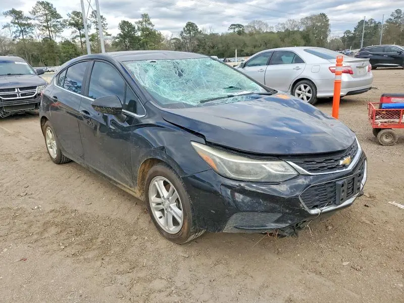 2017 CHEV CRUZE LT   