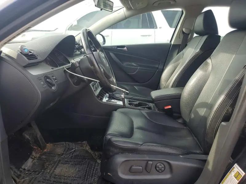 2010 VOLKSWAGEN PASSAT KOMFORT  