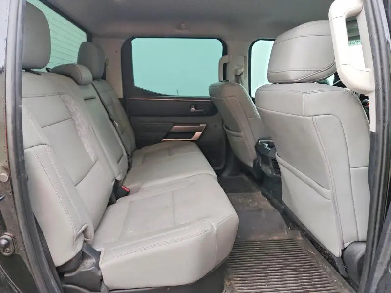 2022 TOYOTA TUNDRA SR5  