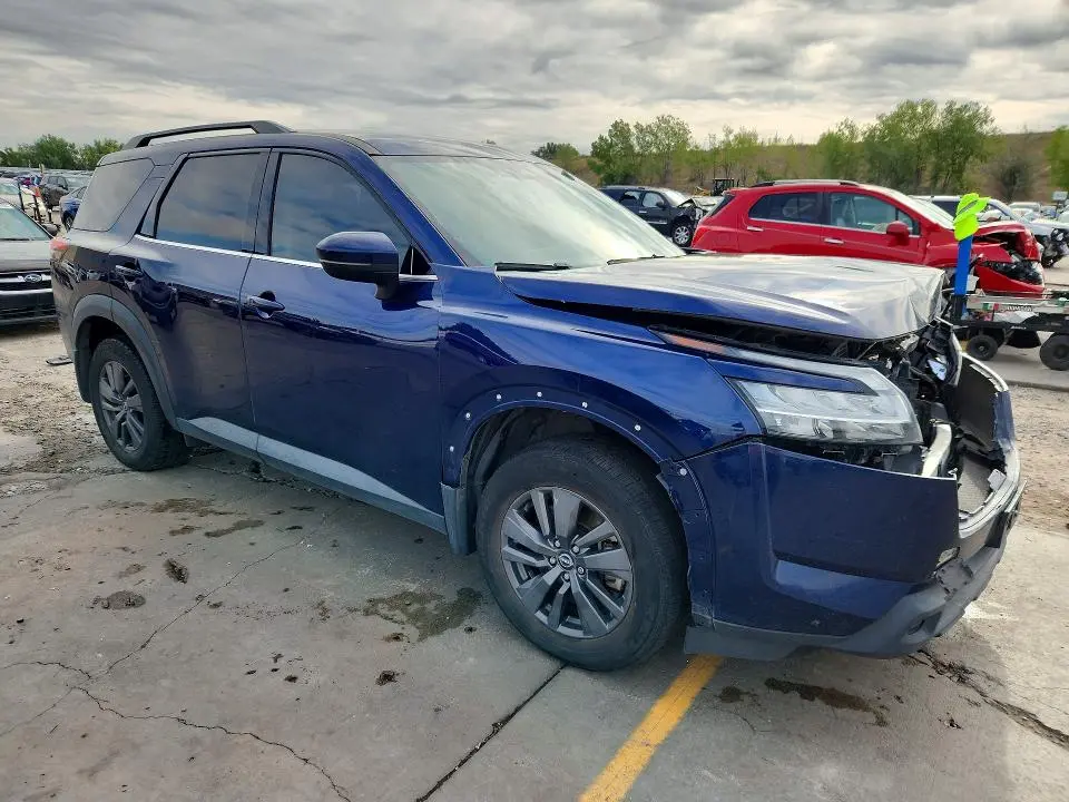 2022 NISSAN PATHFINDER SV  