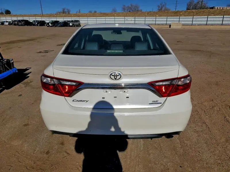 2016 TOYOTA CAMRY LE  