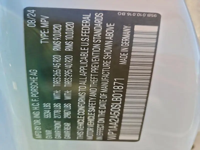 2025 PORSCHE MACAN BASE  