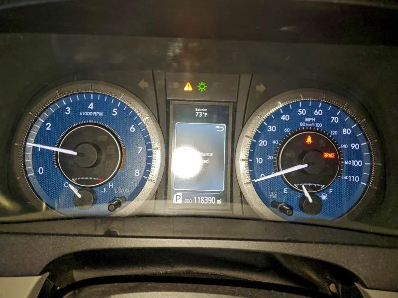 2017 TOYOTA SIENNA XLE  