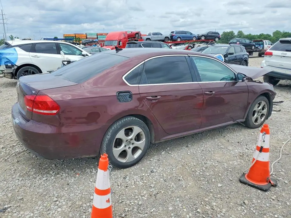 2013 VOLKSWAGEN PASSAT SE  