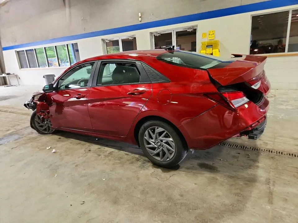 2024 HYUNDAI ELANTRA   