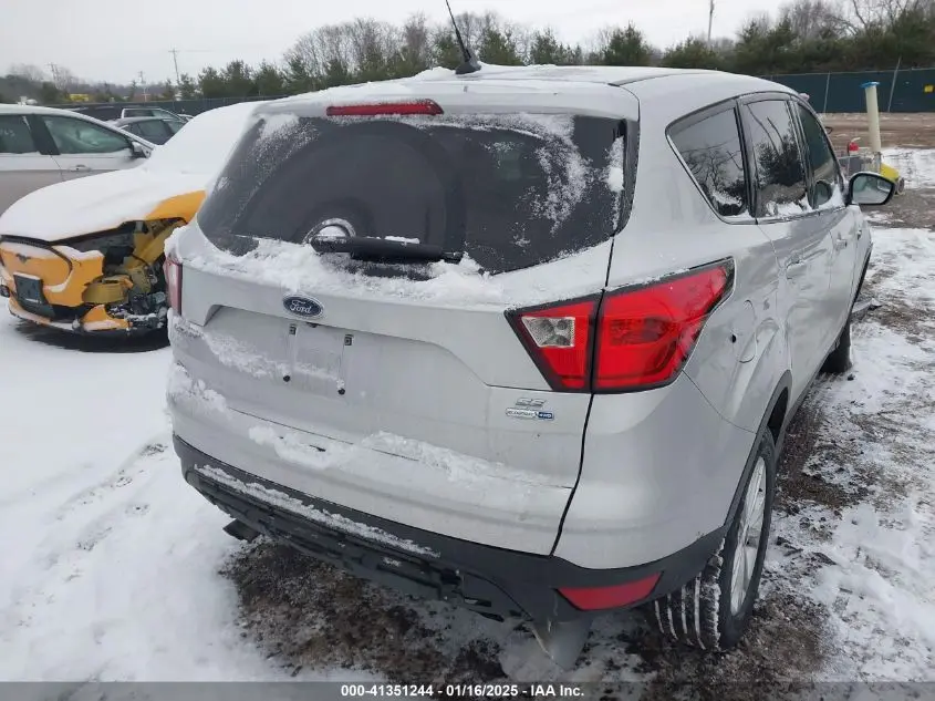 2019 FORD ESCAPE SE