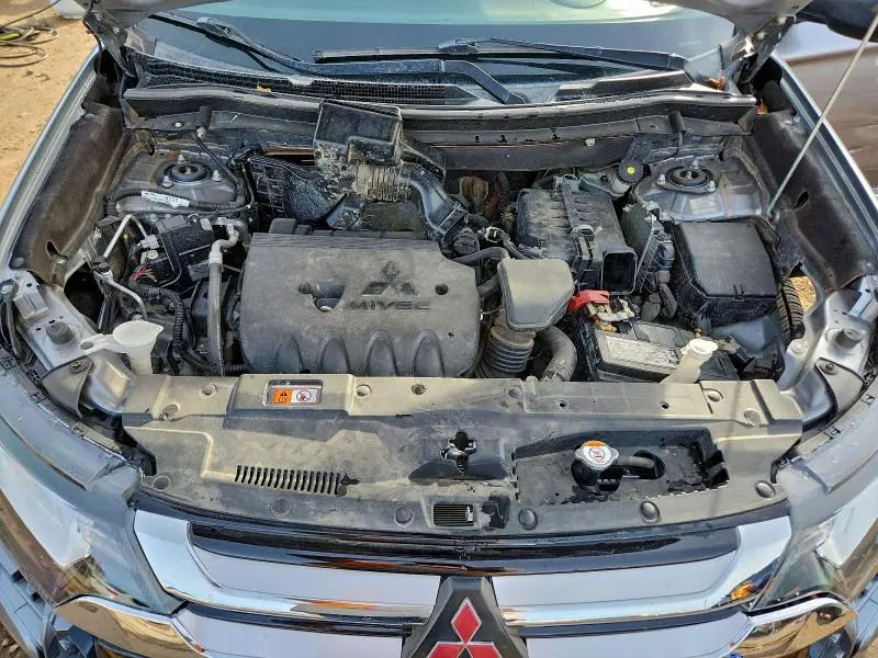 2018 MITSUBISHI OUTLANDER ES  