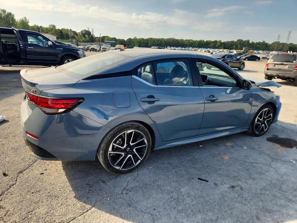 2024 NISSAN SENTRA SR  