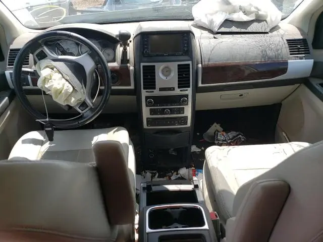 2010 CHRYSLER TOWN & COUNTRY TOURING PLUS  