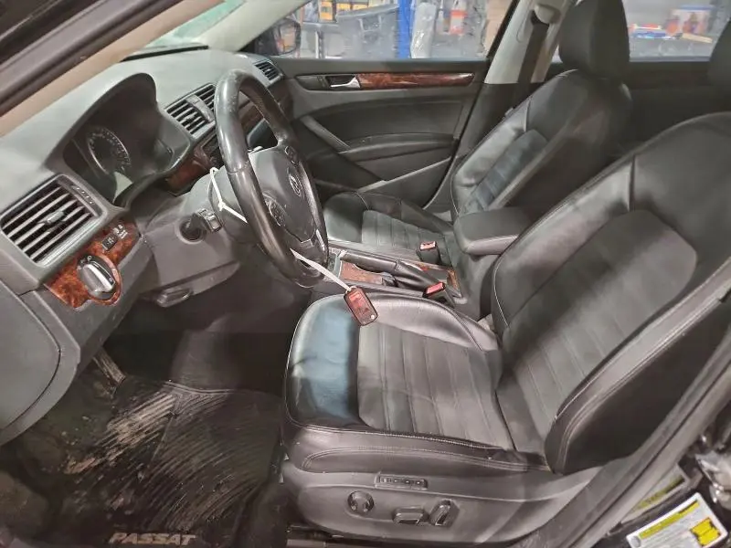 2013 VOLKSWAGEN PASSAT SEL  