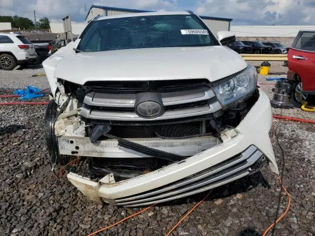 2018 TOYOTA HIGHLANDER SE  