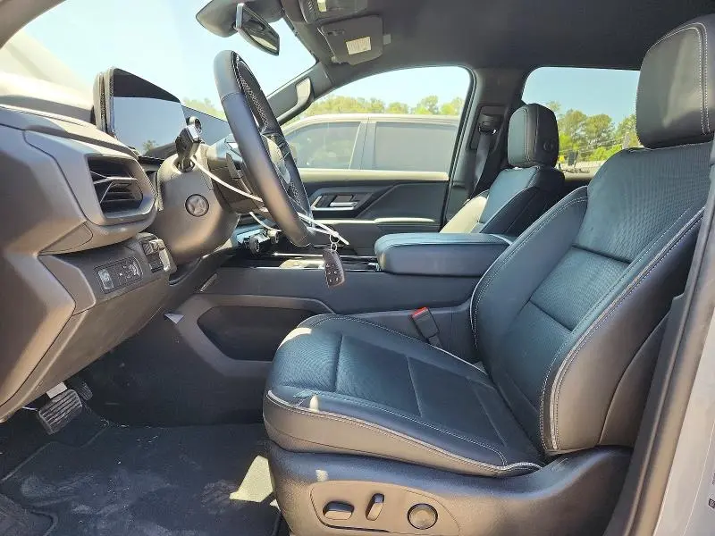 2025 CHEVROLET SILVERADO LT  