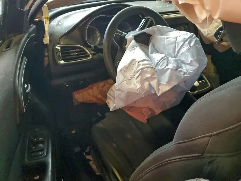 2015 CHRYSLER 200 LX  