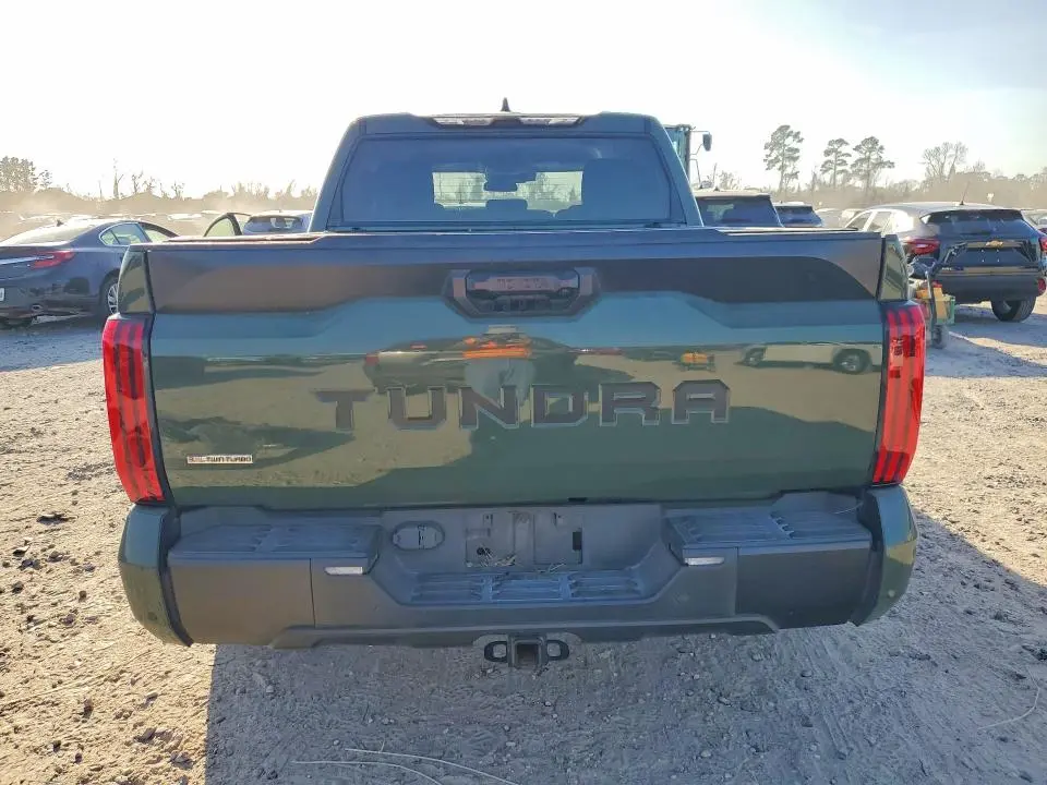 2022 TOYOTA TUNDRA SR5  