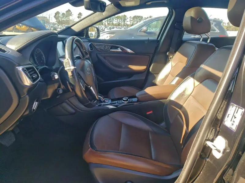 2018 INFINITI QX30 BASE  