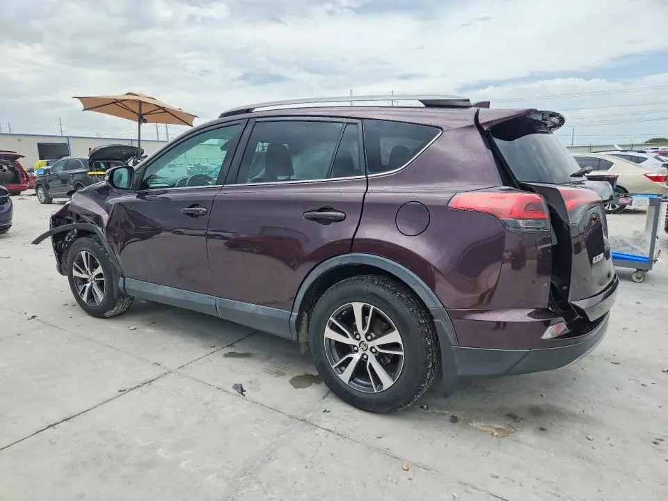 2018 TOYOTA RAV4 XLE  