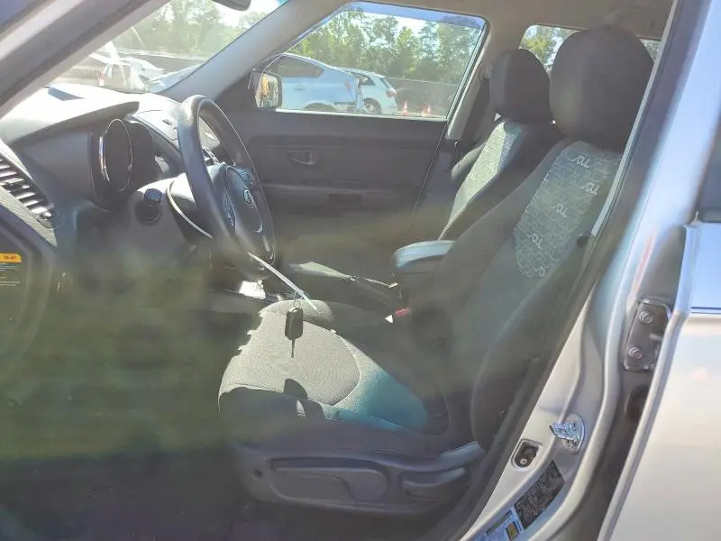 2011 KIA SOUL +  
