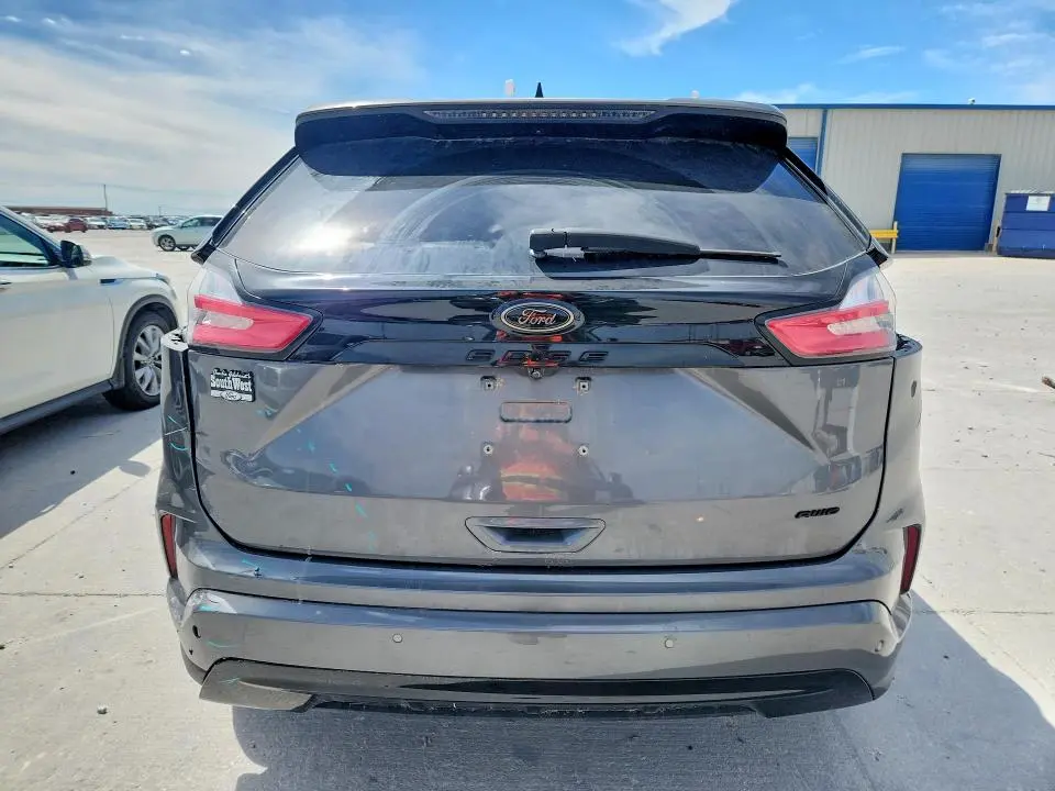 2022 FORD EDGE SE  