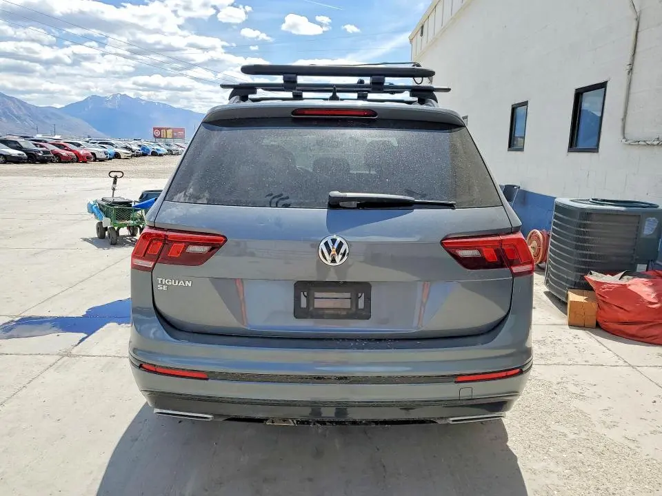 2021 VOLKSWAGEN TIGUAN SE  