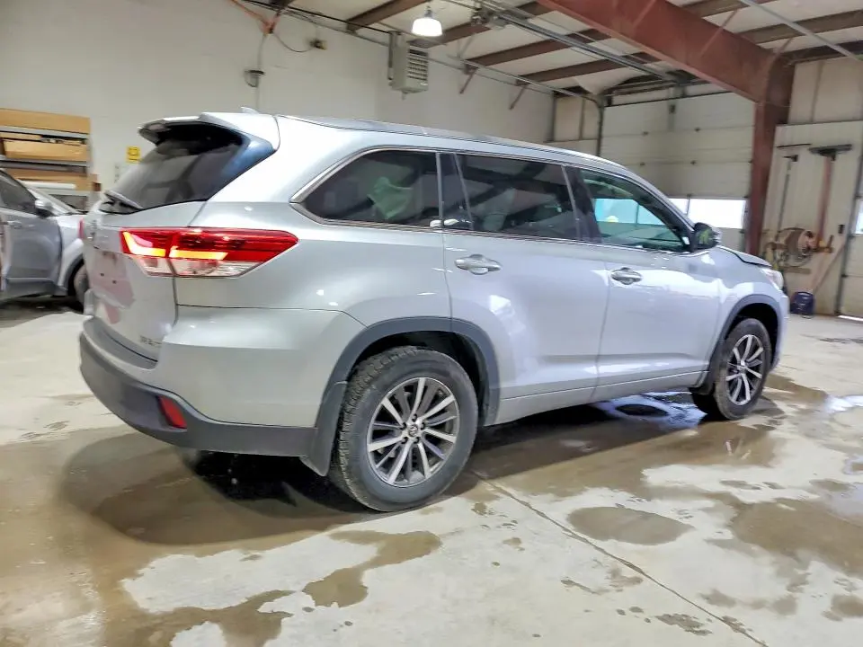 2018 TOYOTA HIGHLANDER XLE  