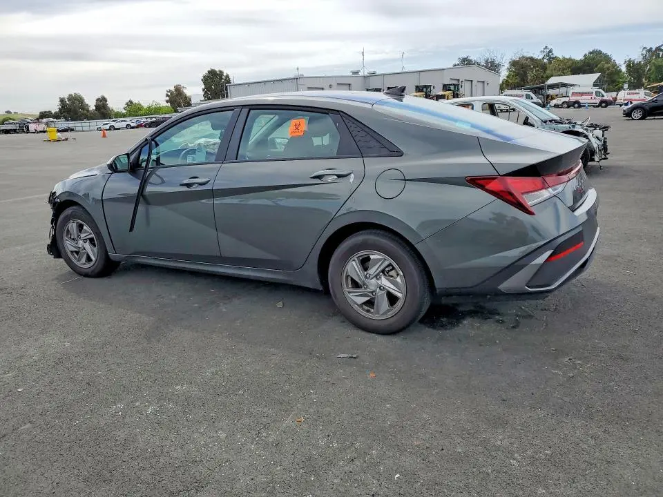 2025 HYUNDAI ELANTRA SE  
