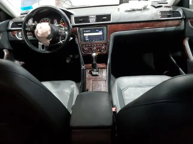 2012 VOLKSWAGEN PASSAT SE  