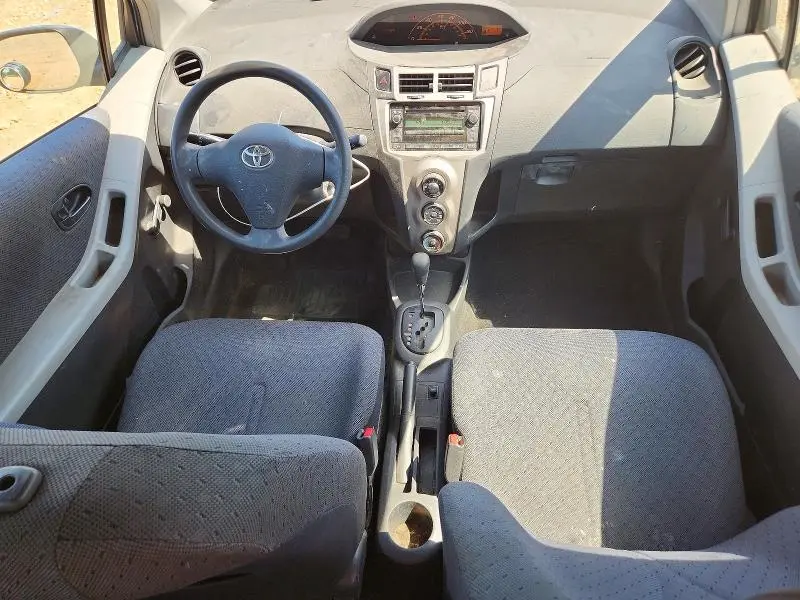 2010 TOYOTA YARIS BASE  