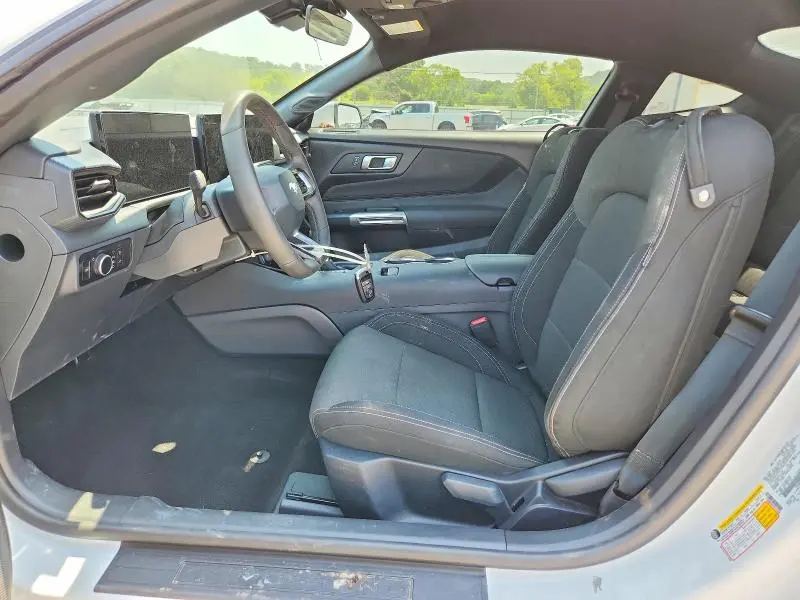 2026 FORD MUSTANG BASE  