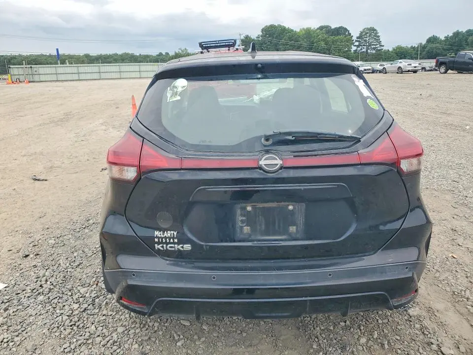 2022 NISSAN KICKS S  
