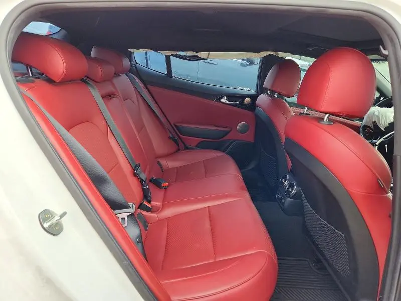 2020 KIA STINGER GT-LINE  