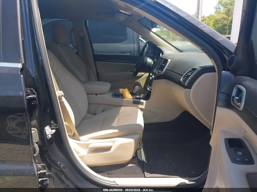 2019 JEEP GRAND CHEROKEE LAREDO E 4X4