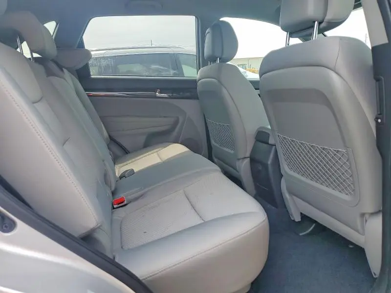 2011 KIA SORENTO LX  