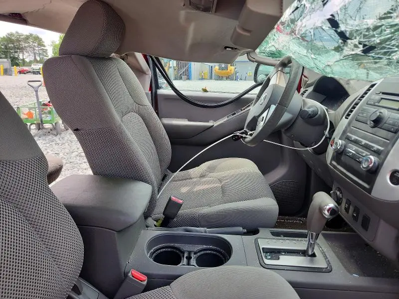 2010 NISSAN FRONTIER SE V6  