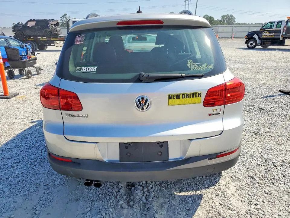 2016 VOLKSWAGEN TIGUAN S  