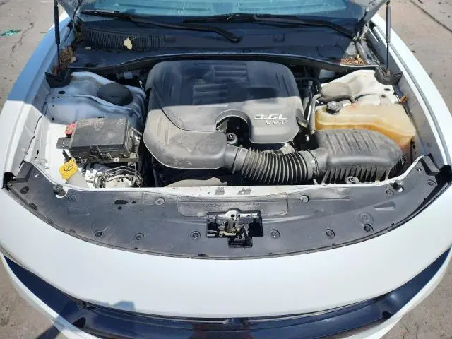 2017 DODGE CHARGER SE  