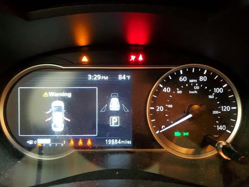2022 NISSAN VERSA SV  