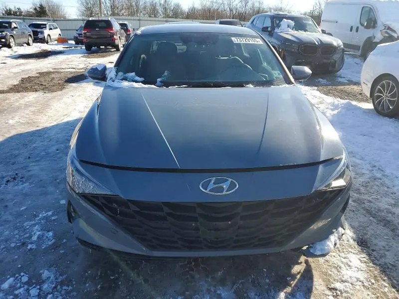 2021 HYUNDAI ELANTRA SE  