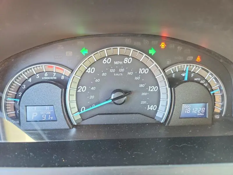 2013 TOYOTA CAMRY SE  