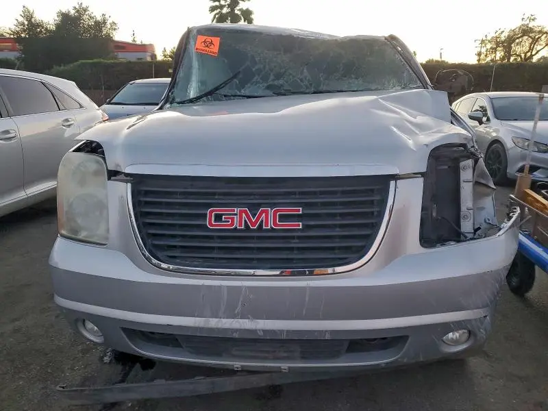 2012 GMC YUKON SLE  