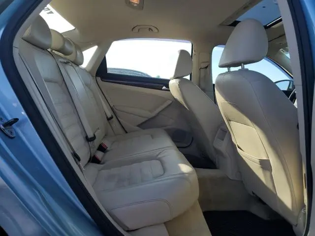 2012 VOLKSWAGEN PASSAT SEL  