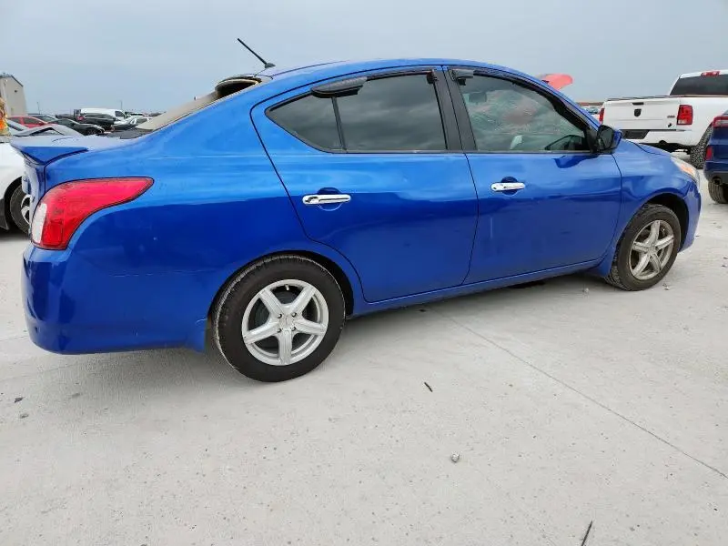 2015 NISSAN VERSA S