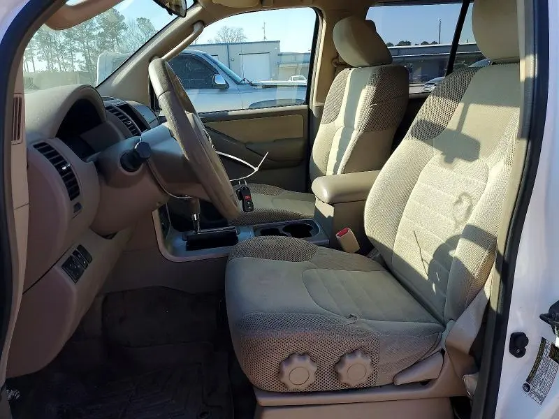 2010 NISSAN PATHFINDER S  